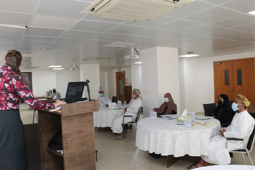  المشاركون في حلقة العمل 