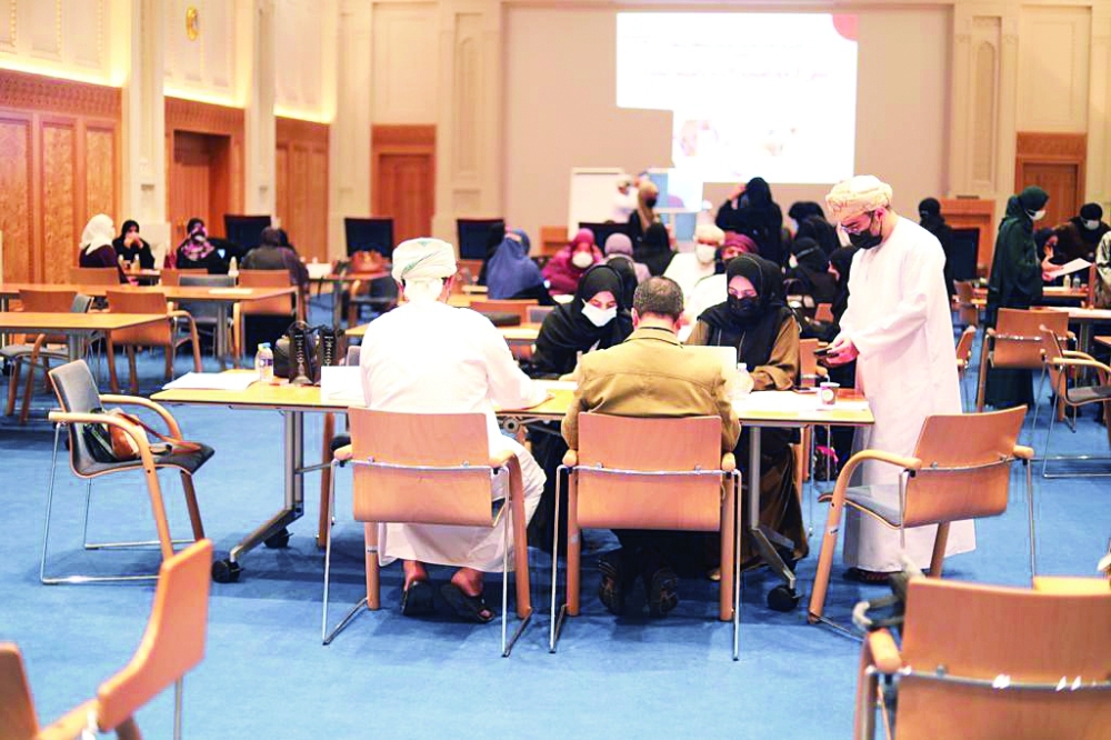 المختصون يناقشون في مجموعات عمل الخطط والمشاريع ذات الأولوية بهدف تحسين جودة الخدمة