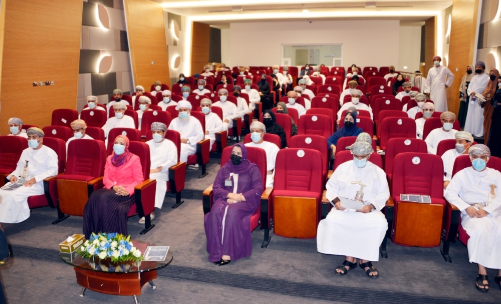 راعية الحفل والحضور