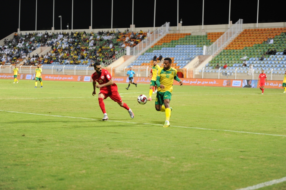 جانب من لقاء السيب ونادي عمان