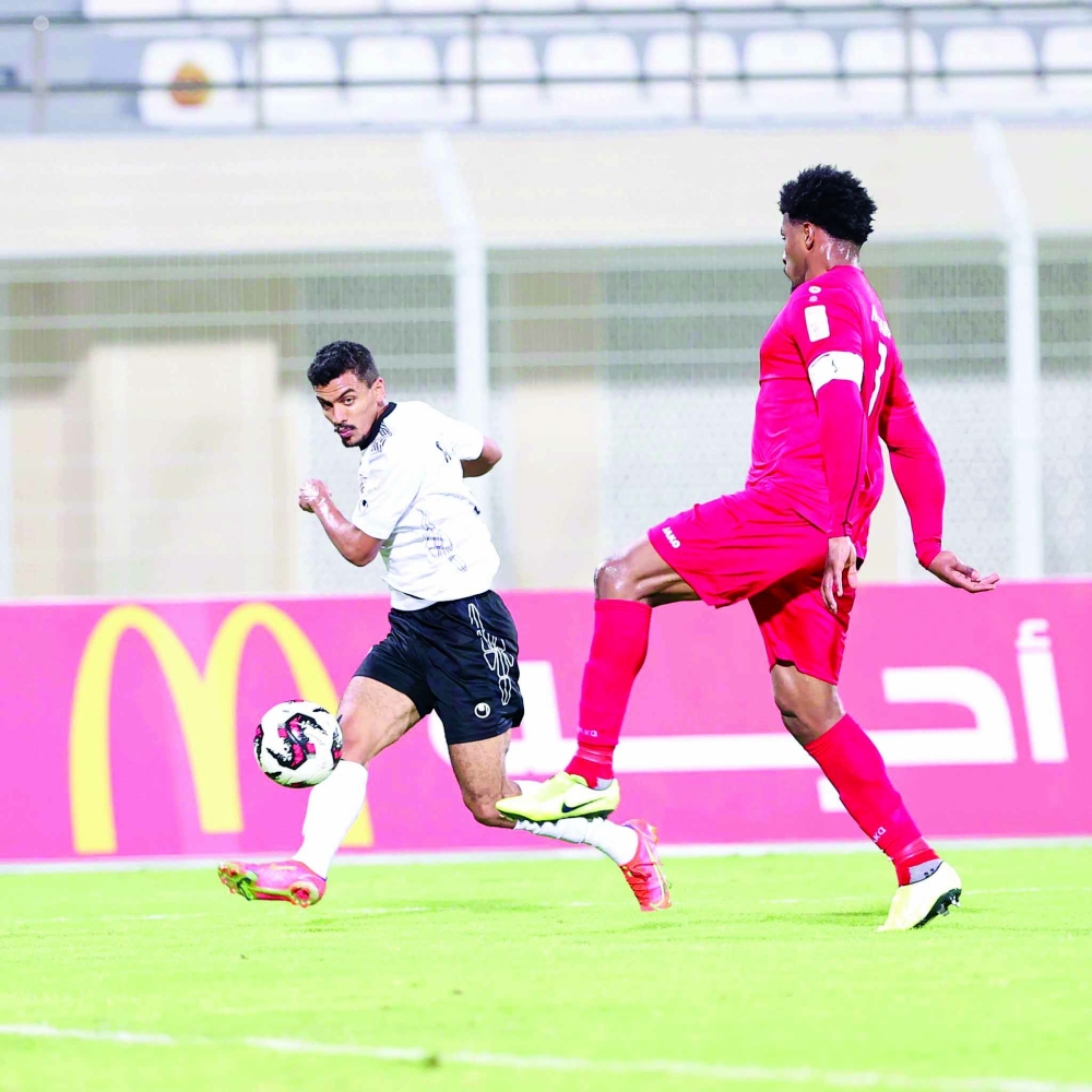 جانب من لقاء فريقا الرستاق وعمان