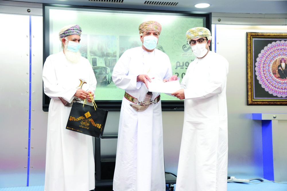 تكريم الزميل عامر الأنصاري