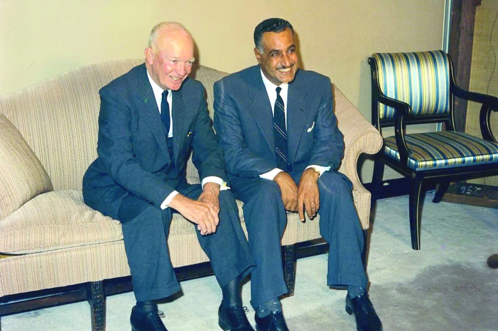 عبدالناصر وآيزنهاور.. علاقات لم تكتمل بسبب توجهات ناصر إلى الاتحاد السوفيتي 