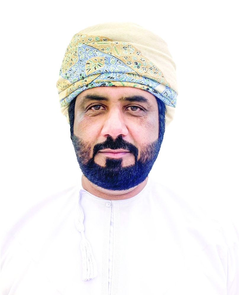 أحمد الشحي مدير بلدية شناص  