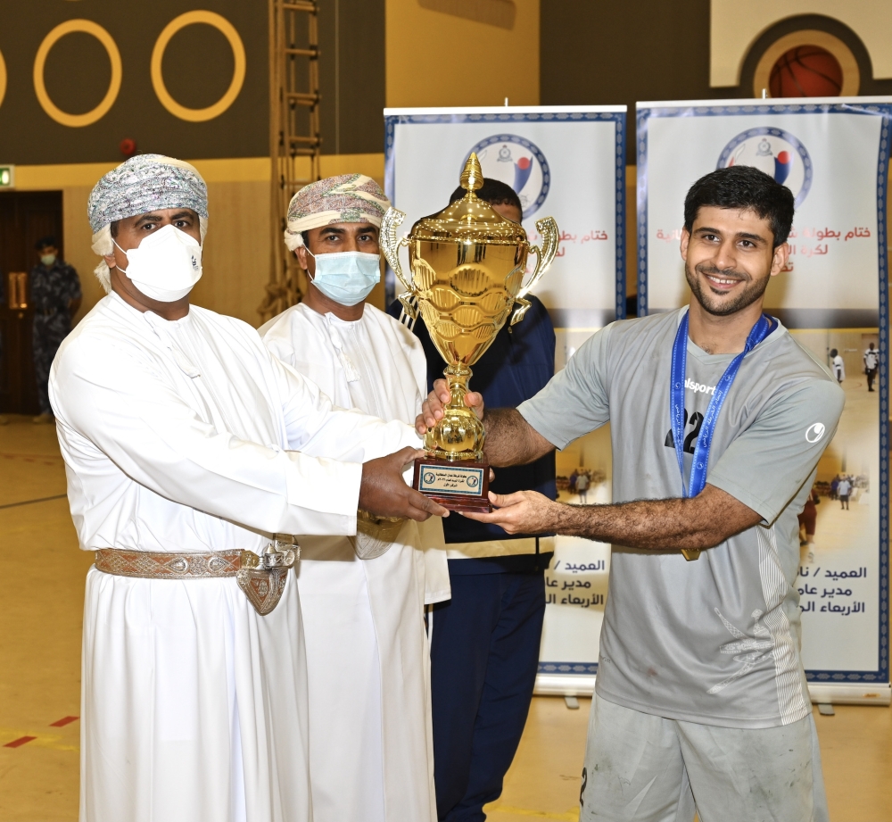 جانب من التتويج 