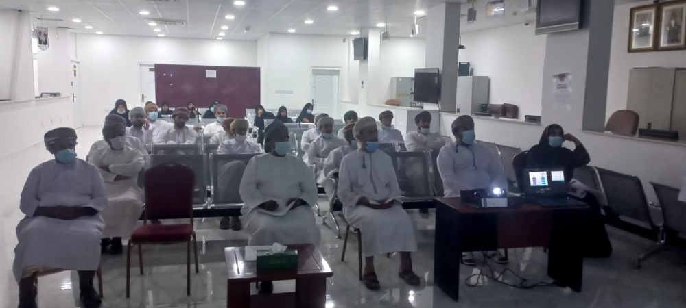 من حضور الحلقة حول الاستراتيجية العمرانية