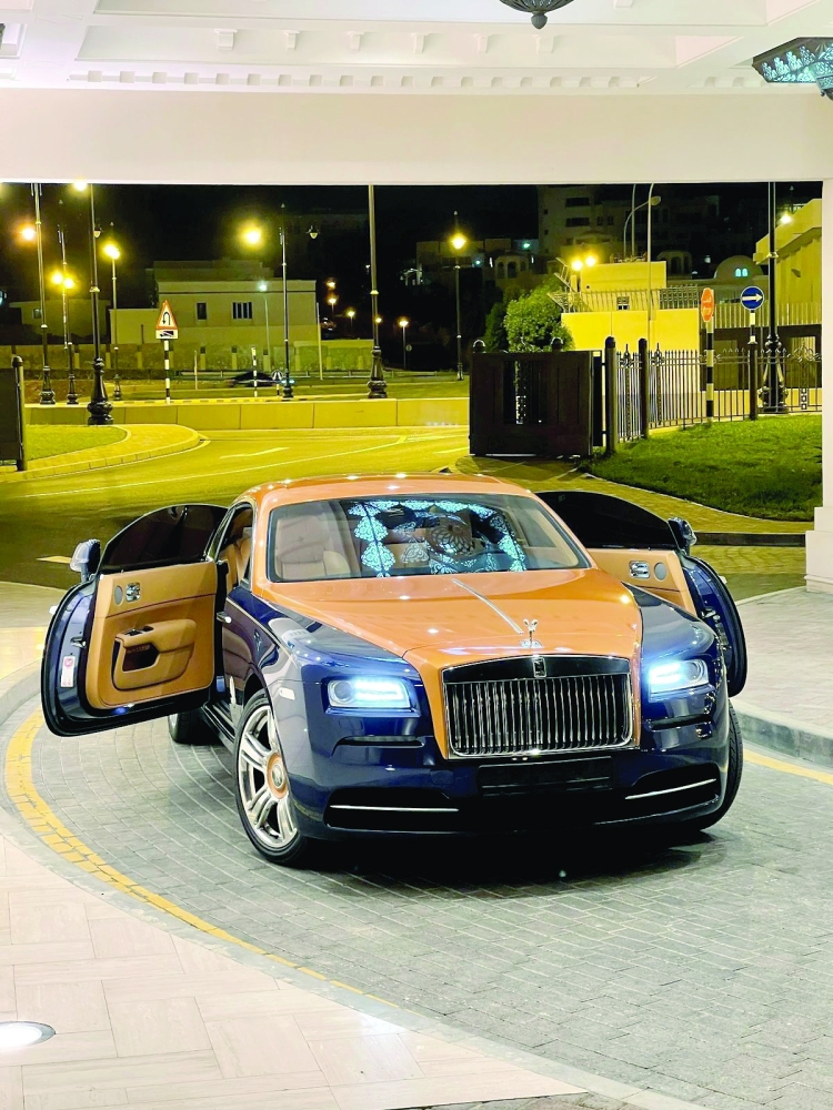 تأجير السيارات الفاخرة جزء من أحد المشاريع