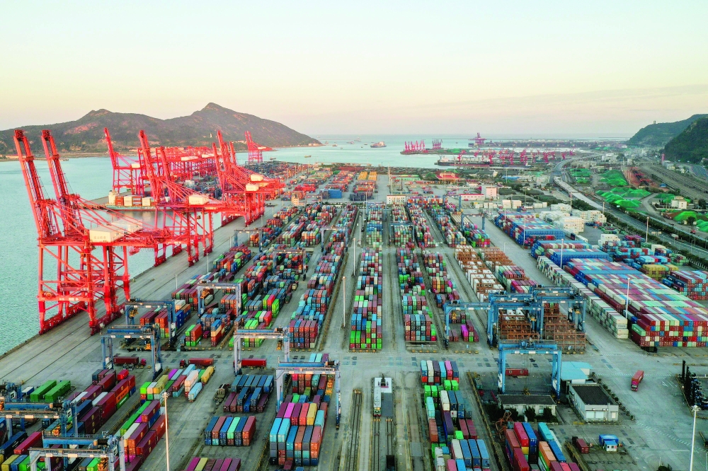 الحاويات  في ميناء ليانيونقانغ في مقاطعة جيانغسو شرقي الصين. ا ف ب