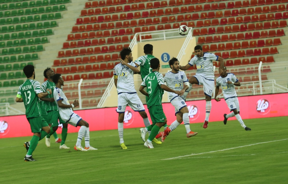 جانب من لقاء صحار والنصر