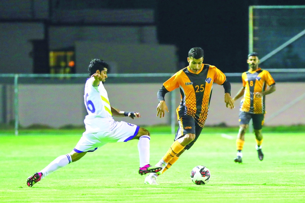 جانب من مباراة الشباب وعبري