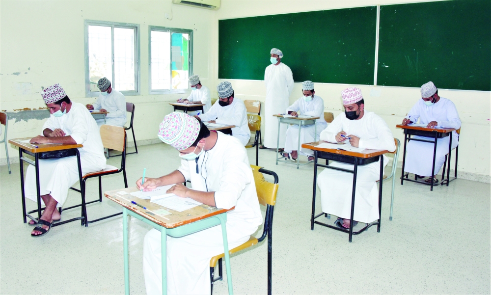 الطلبة يؤدون أحد الامتحانات الدراسية «صورة أرشيفية»