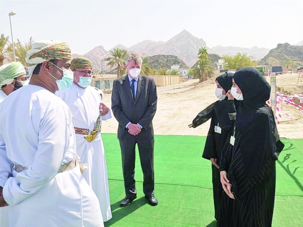 إعداد كفاءات عمانية مدربة ومتعلمة