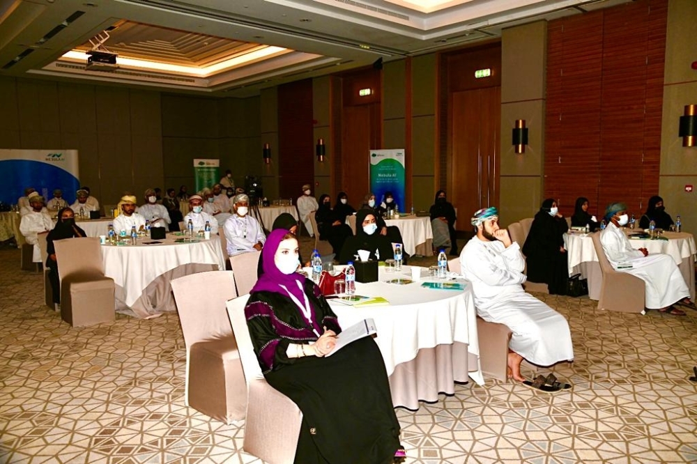 المشاركون في الحلقة من ممثلي الوزارات والجهات المختلفة