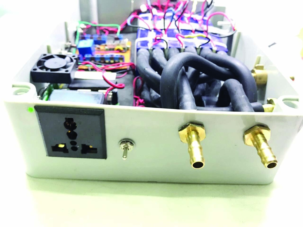 الجهاز من الجانب الخارجي