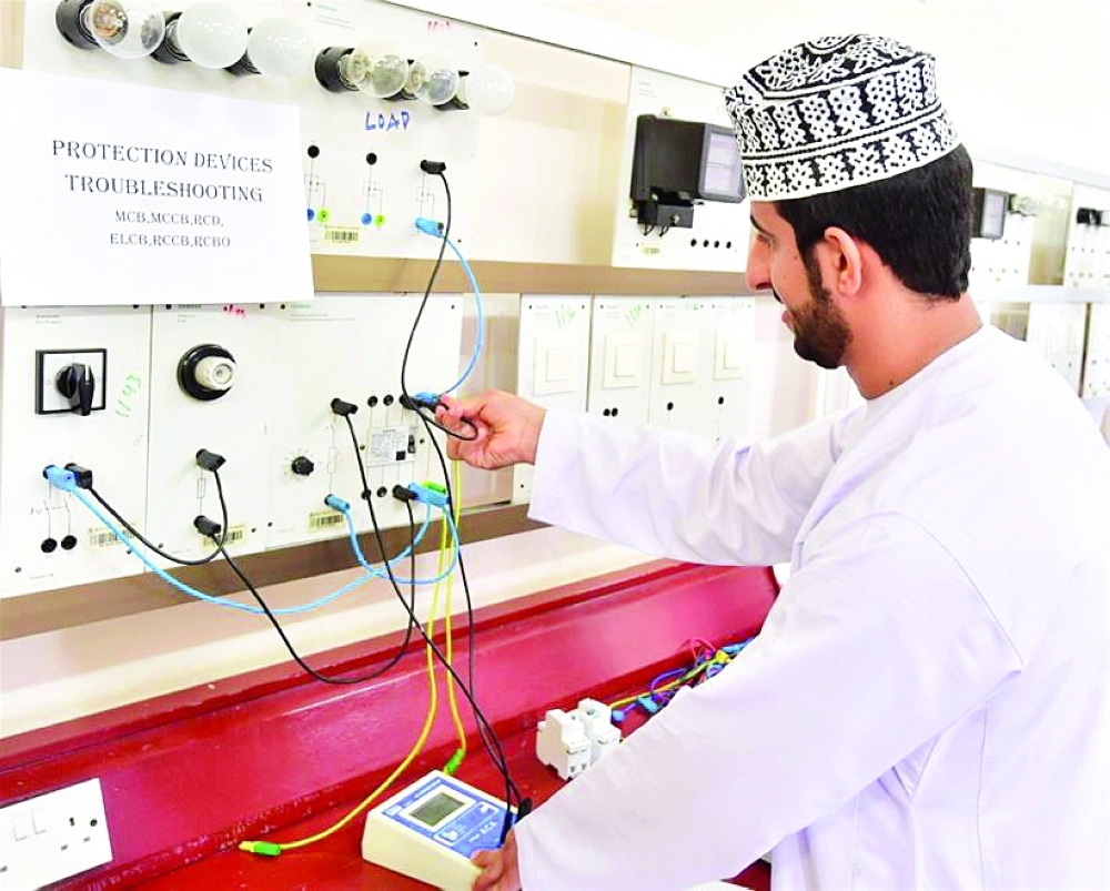 تعزيز منهج التنمية المعرفية وتأصيل ثقافة البحث العلمي والابتكار