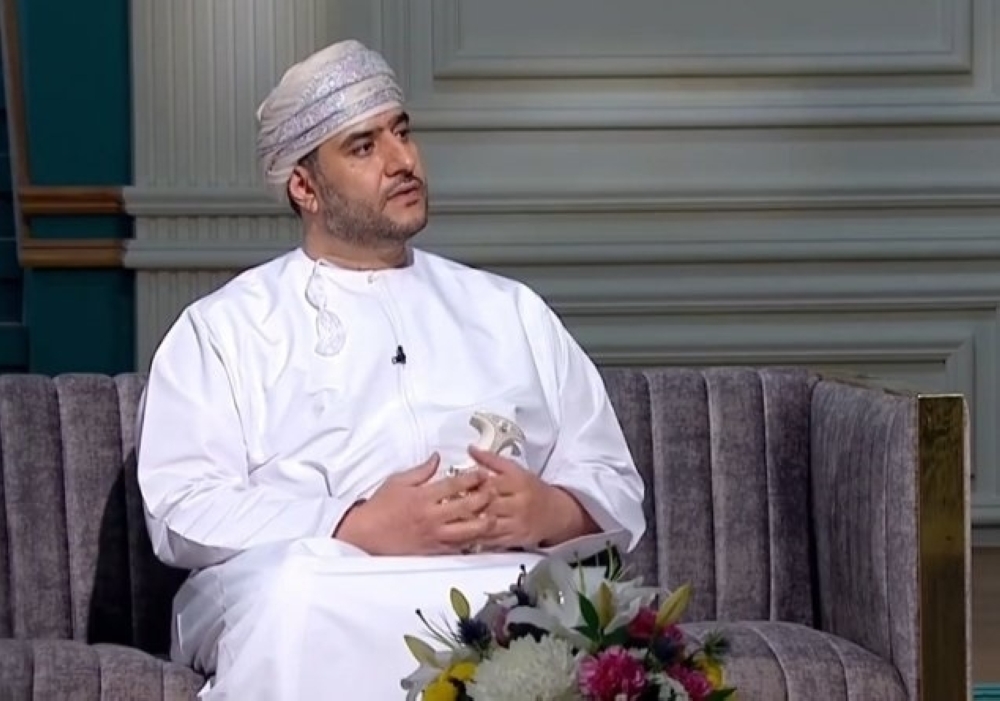 د.منصور الهنائي