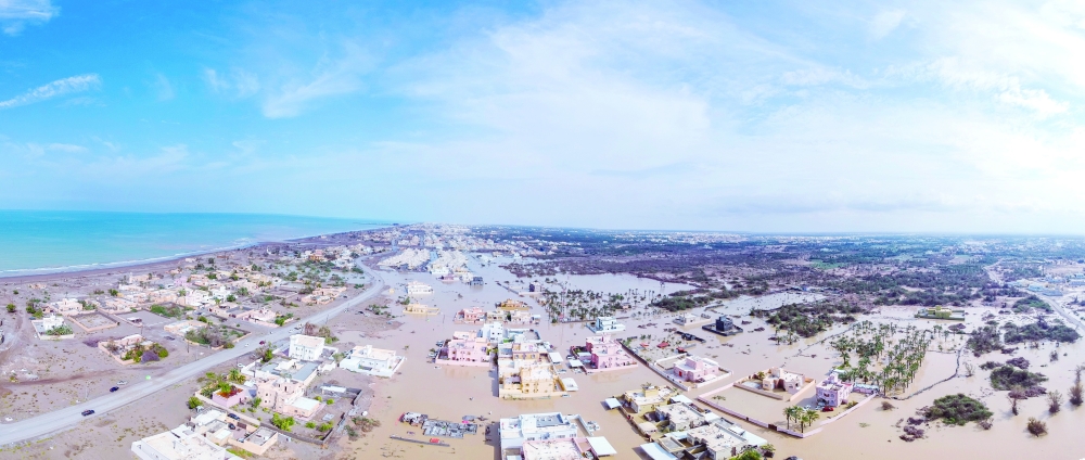 شاهين تسبب في آثار واضحة على عدد من الشواطيء في الباطنة 