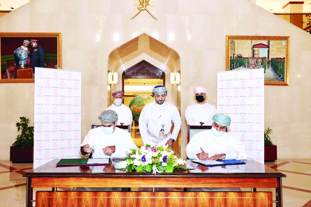 خلال توقيع اتفاقية الشراكة الاستراتيجية