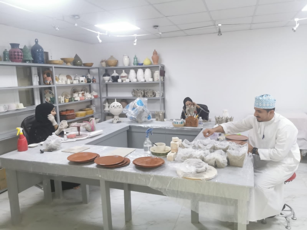 من موقع تزيين اعمال الصناعات الفخارية 