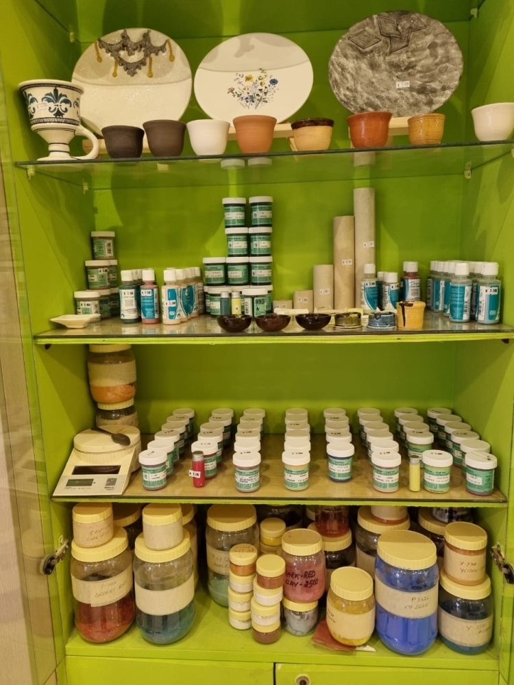 ادوات الصناعات الحرفية