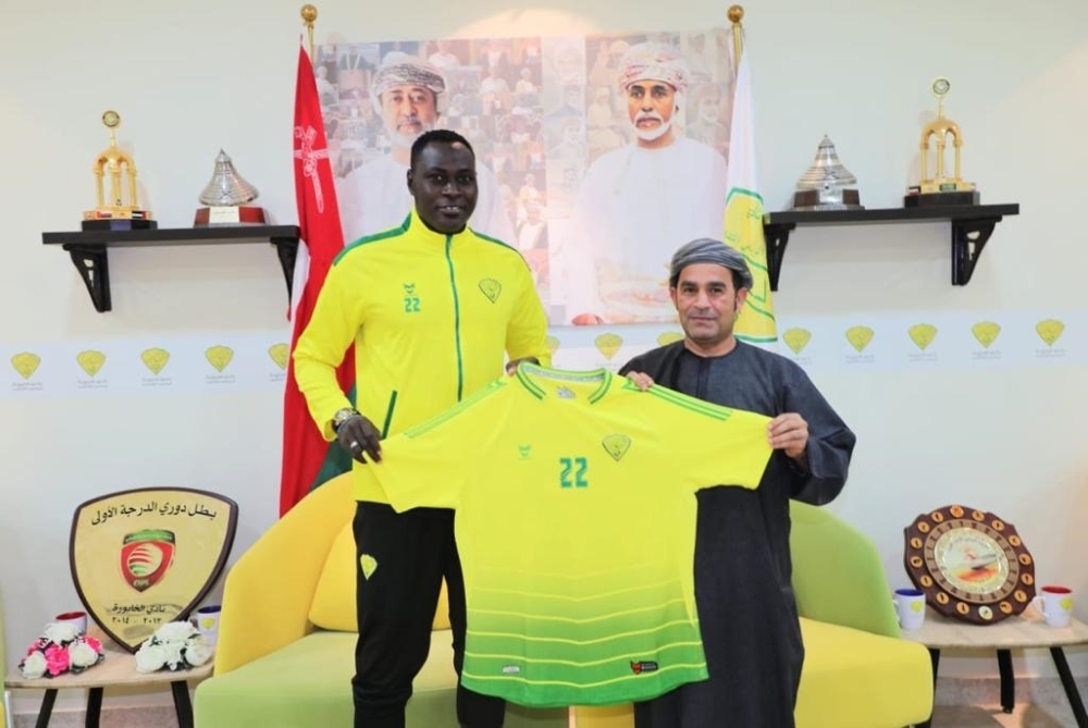 التعاقد مع السنغالي إدريس سيسيه