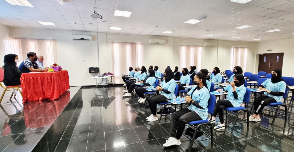 جانب من افتتاح دورة المدربات