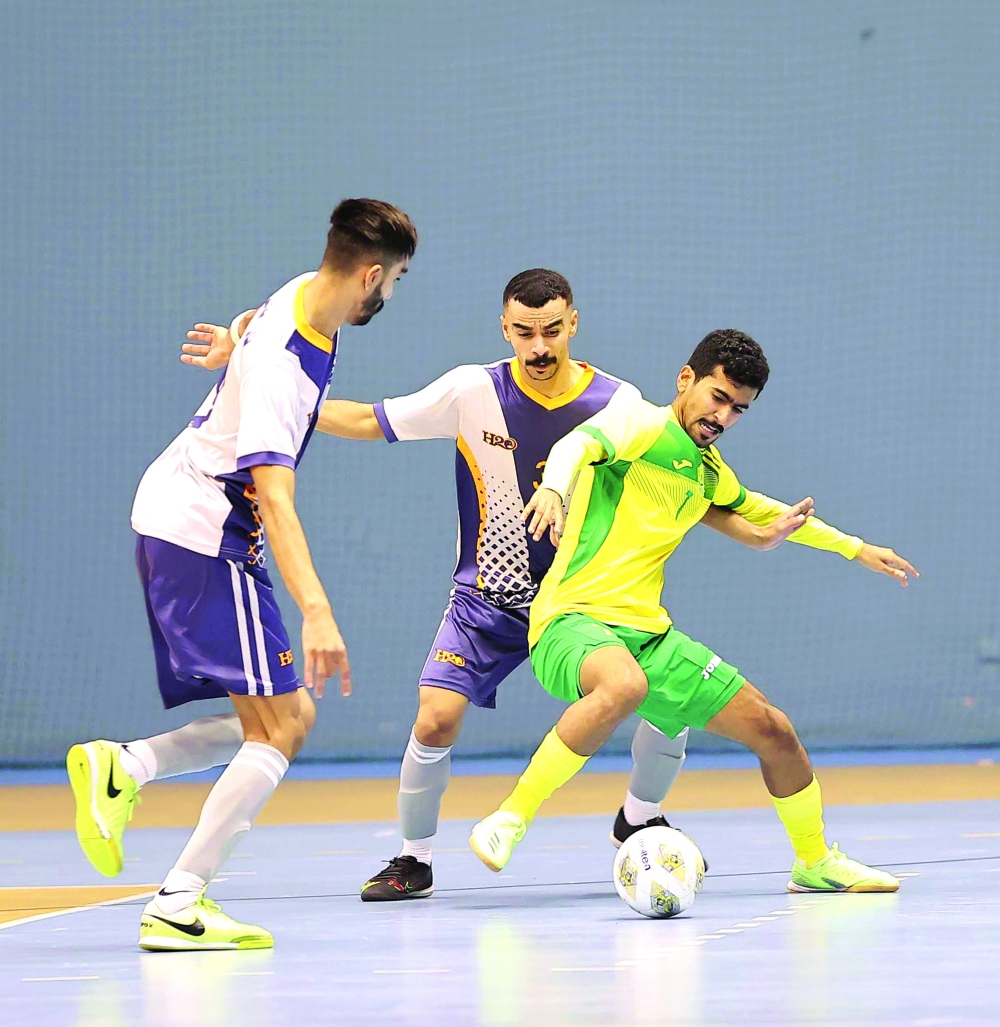 جانب من لقاء فريقي السيب والشباب