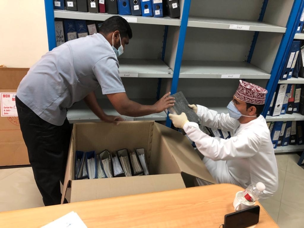 من عملية فرز مجموعة من الوثائق 