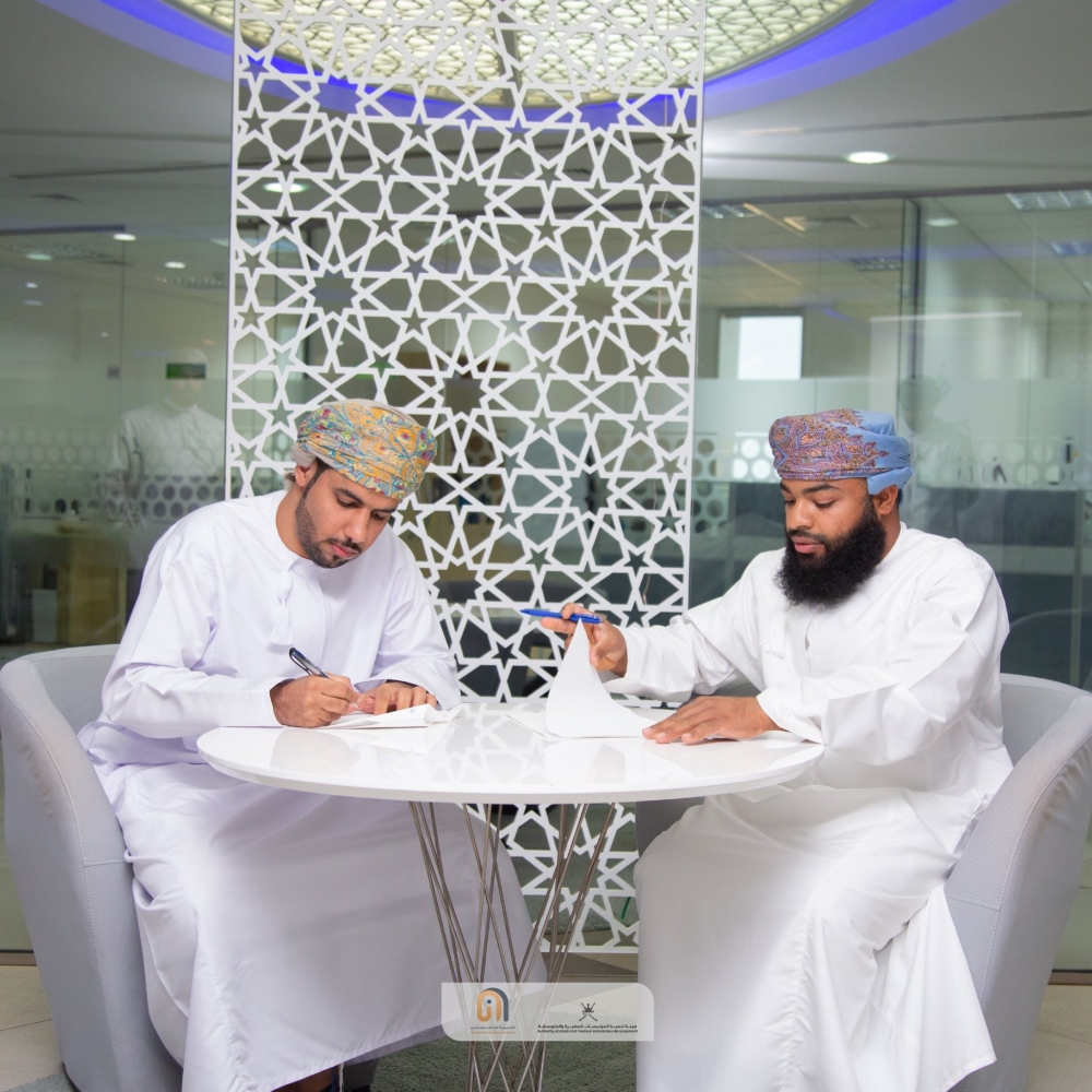 خلال توقيع احتضان شركة انڤير