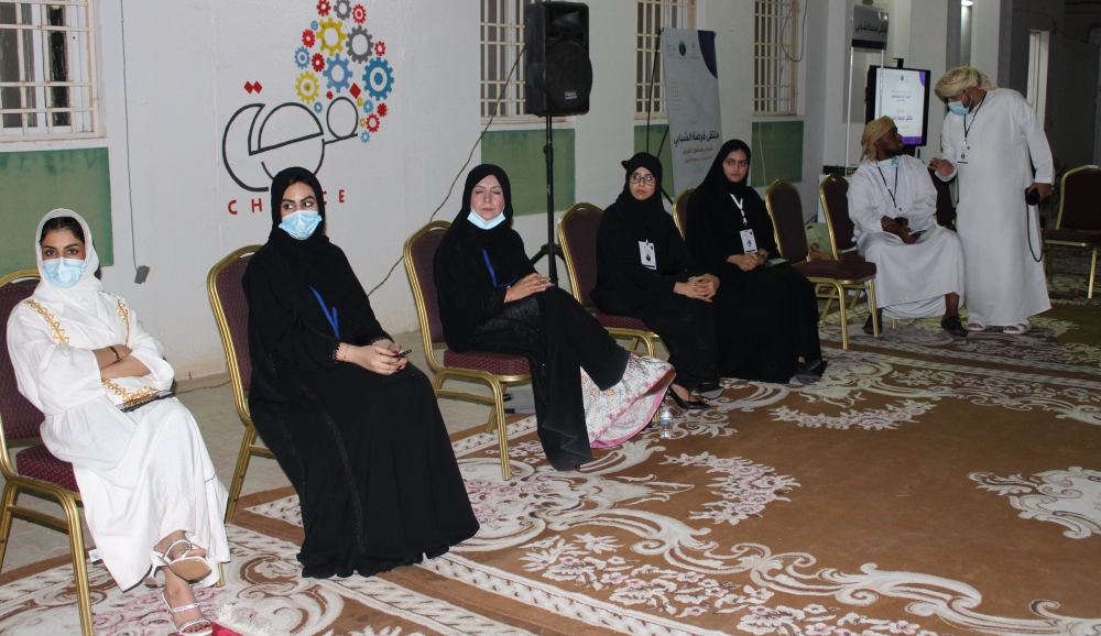 جانب من مشاركة الفتيات في الملتقى