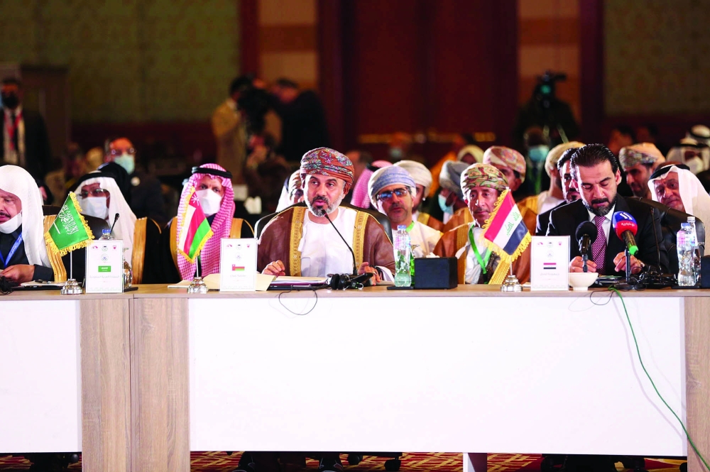 خالد المعولي أثناء مشاركته في ختام المؤتمر