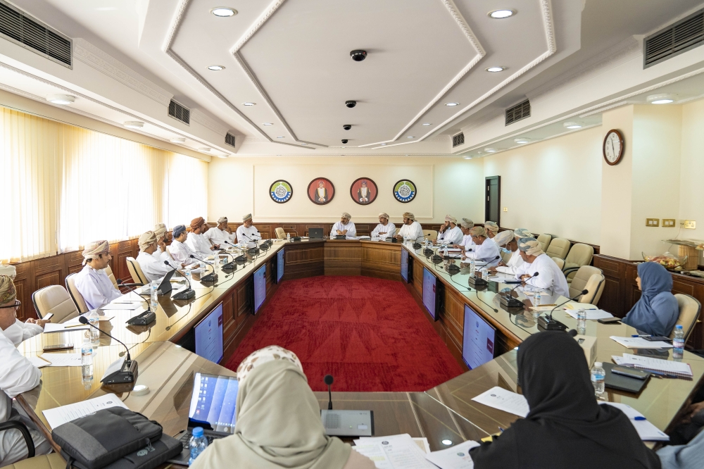 الجانب العماني في المجلس خلال الاجتماع 