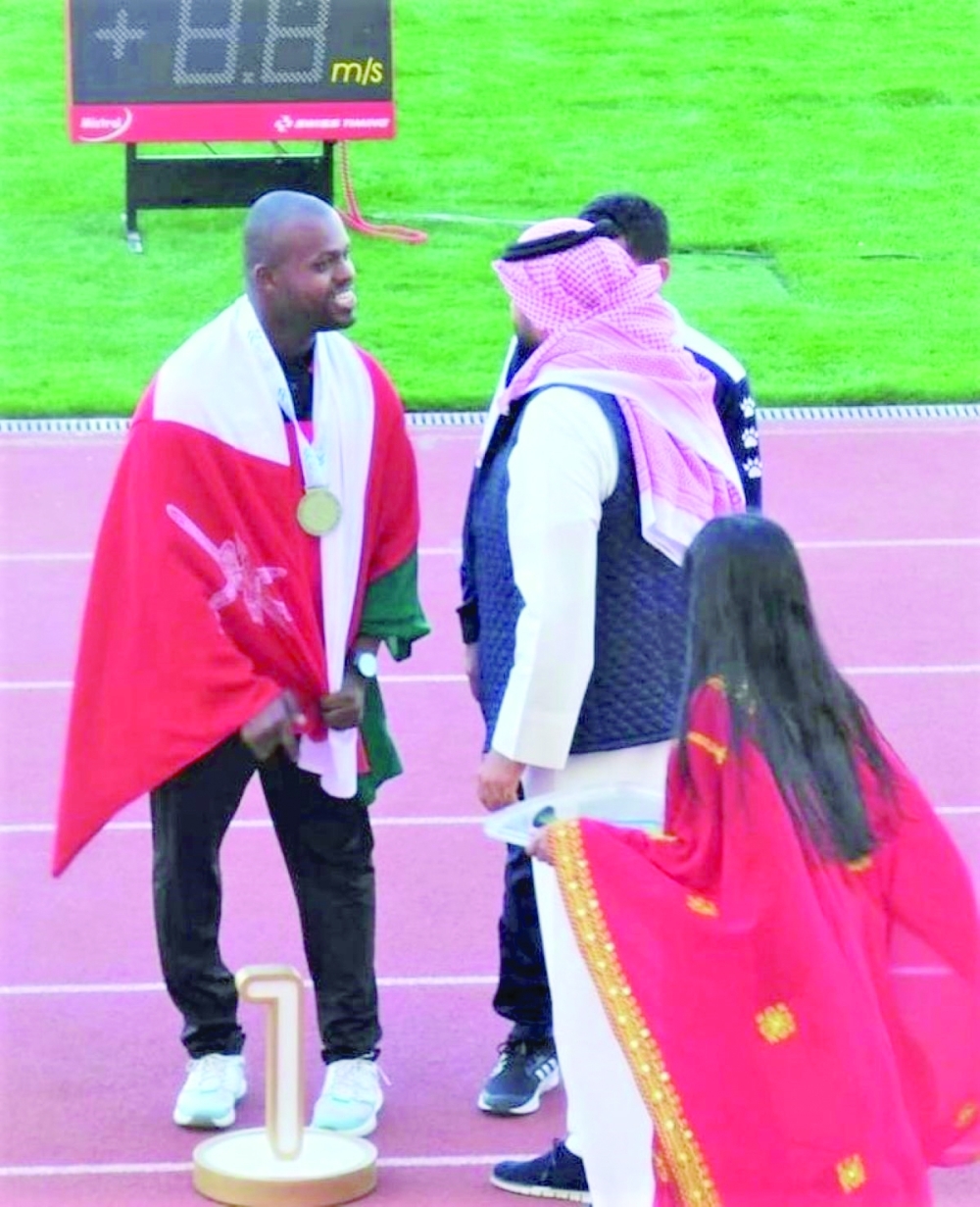 تتويج محمد المشايخي محمد بذهبية رمي الصولجان