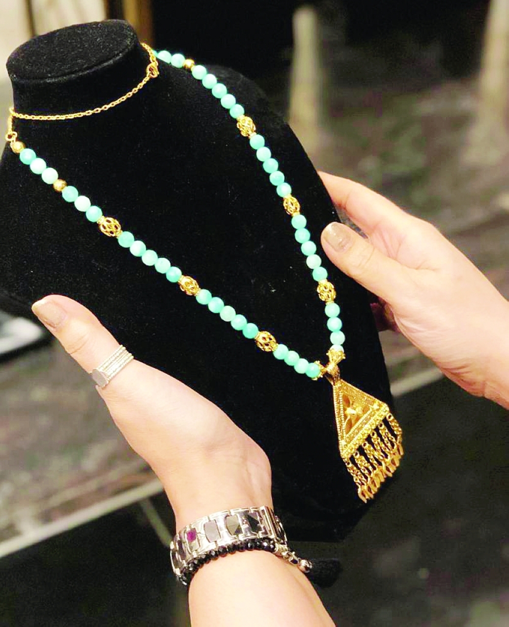 من منتجات البدر للفضيات