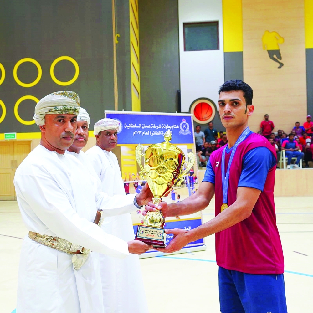 تتويج المركز الأول