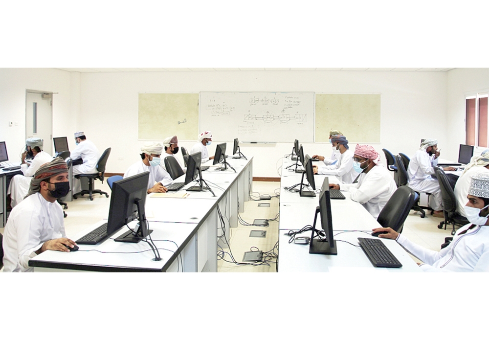 باحثون عن عمل يجرون اختبارات لفرص وظيفية