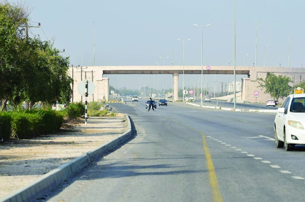 خطورة في عبور الطريق إلى الضفتين