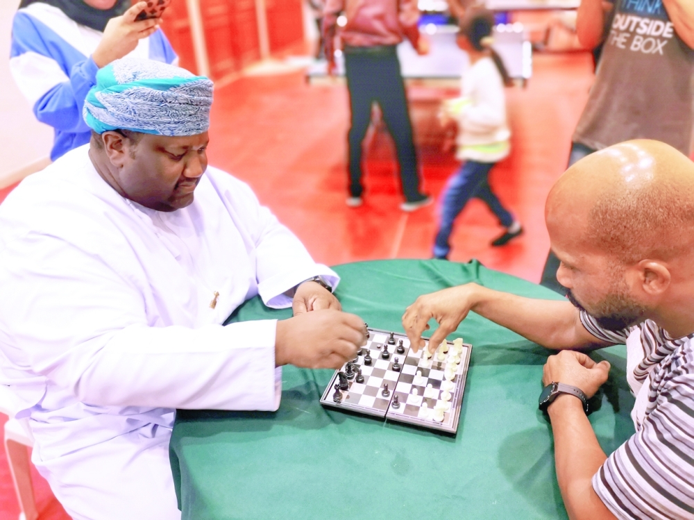 مشاركة الحكام والمدربين في مسابقة الشطرنج