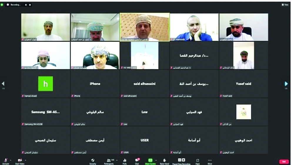 من المشاركين