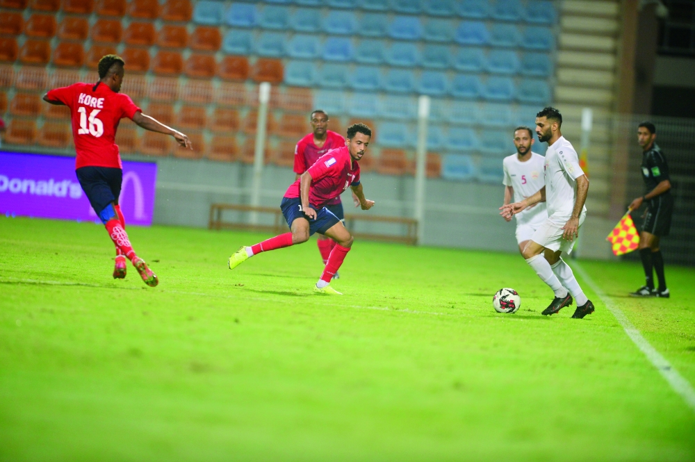 جانب من لقاء نادي عمان ومسقط