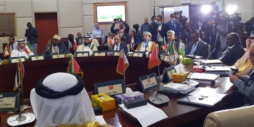 الوفد العماني خلال مشاركته في الاجتماع
