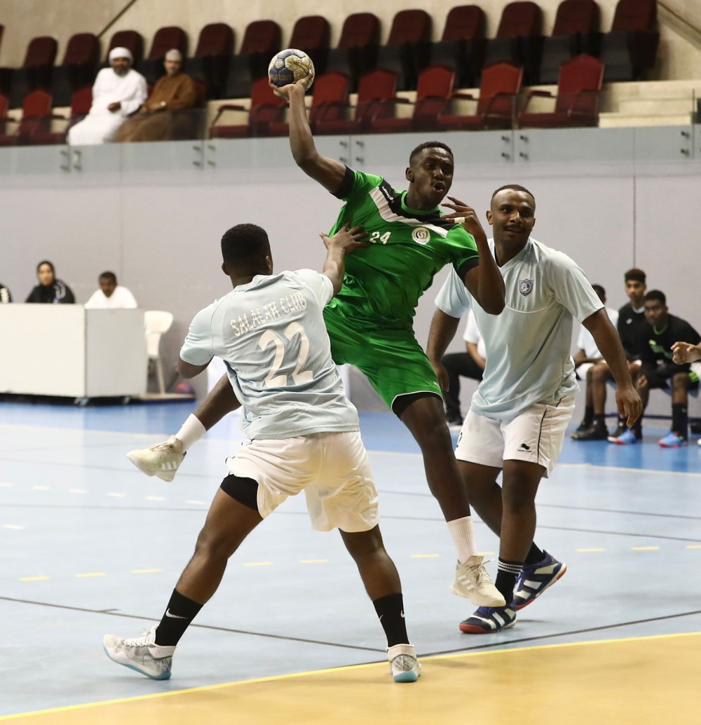 جانب من مسابقة الصالات لكرة اليد