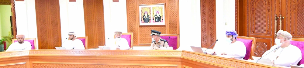 خلال اجتماع المجلس البلدي لمحافظة ظفار