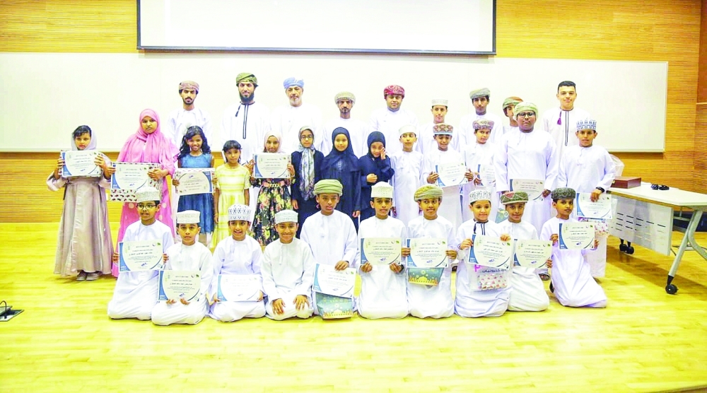 صورة جماعية للفائزين في المسابقة 