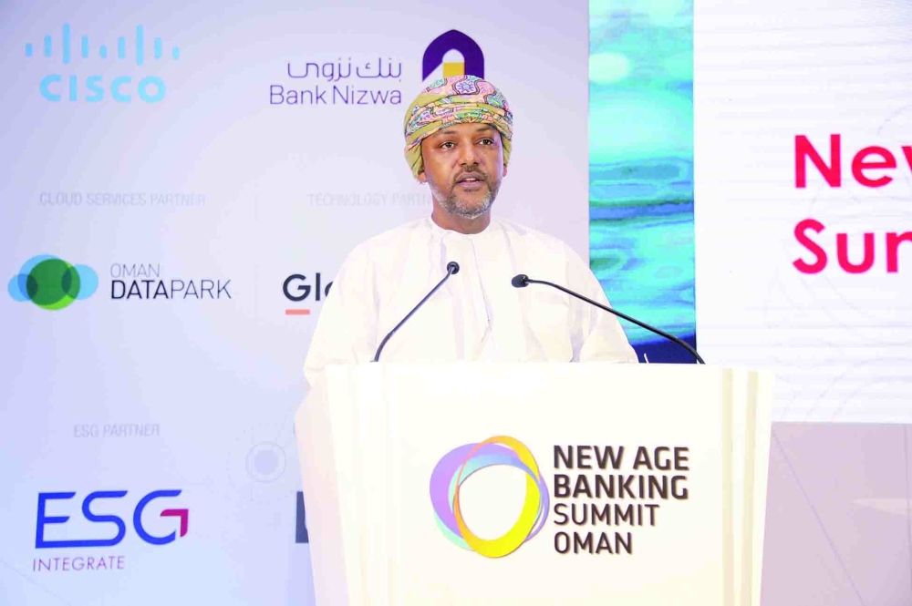 طاهر العمري