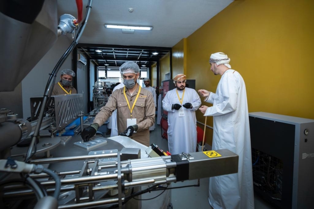 الآلات الحديثة المستخدمة في تعبئة وتغليف منتجات العسل