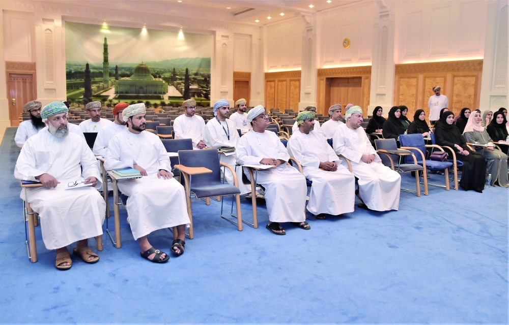 حضور الاجتماع الموسع