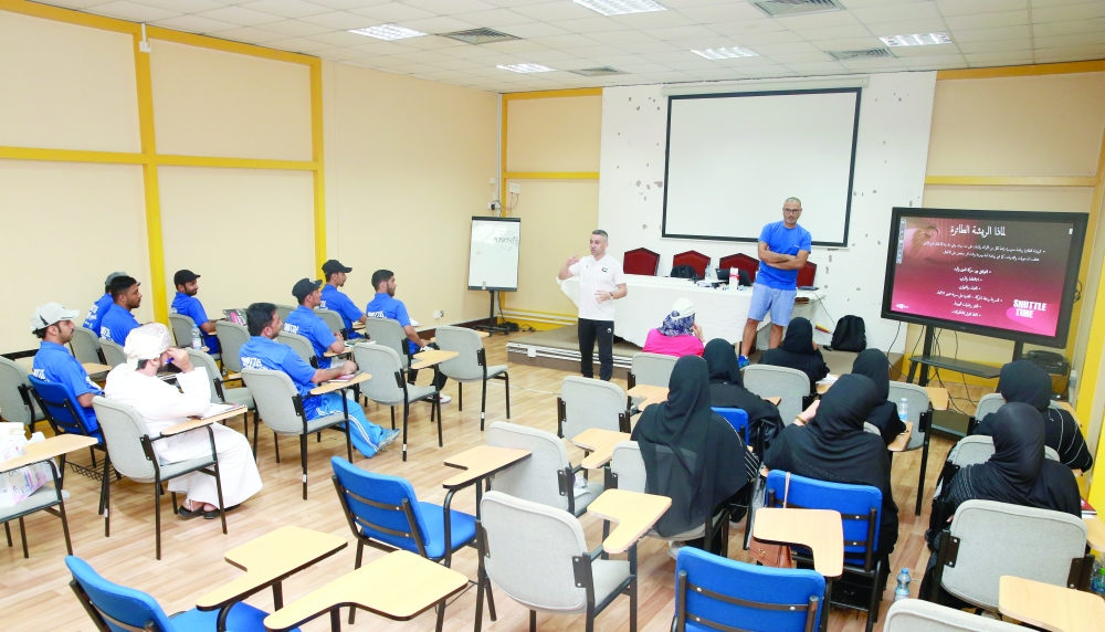 جانب من المحاضرات النظرية بالدورة