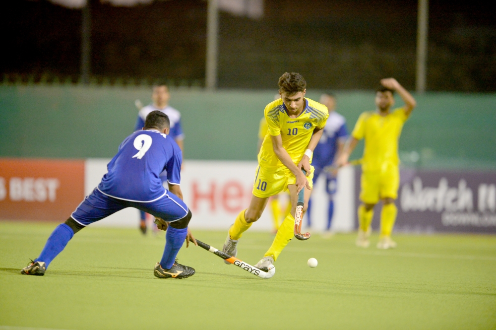 تنافس كبير بين لاعبي نزوى وبوشر