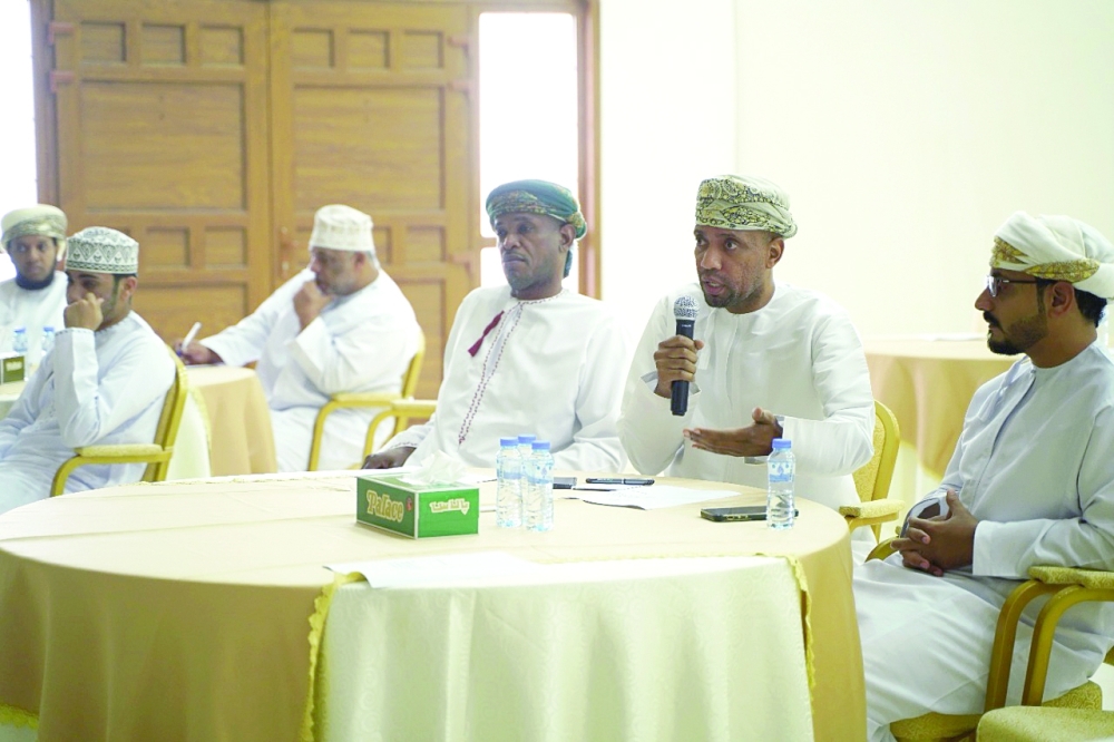 من مناقشات اللقاء 